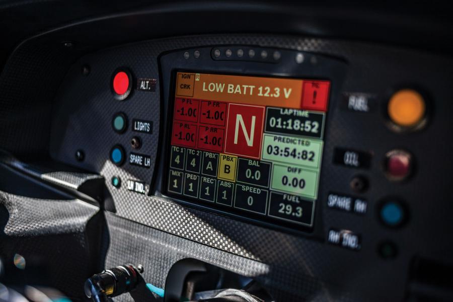 Панель приборов Ferrari 488 GTE 2016 года  (фото 13 из 41)